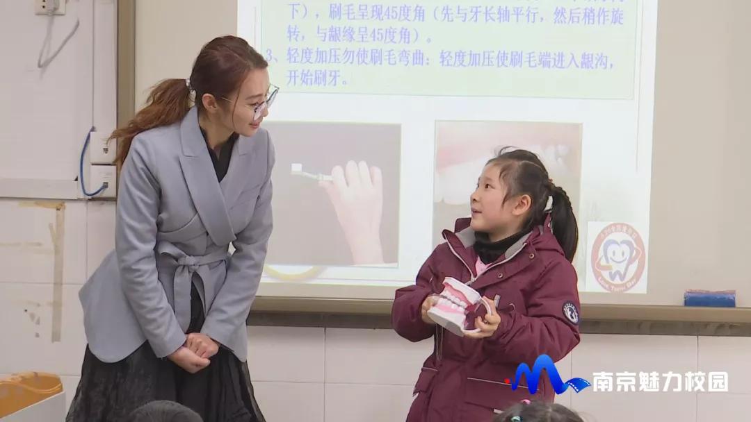 幸福一百公司最新動態(tài)，家的溫馨與友情的綻放同步展現(xiàn)