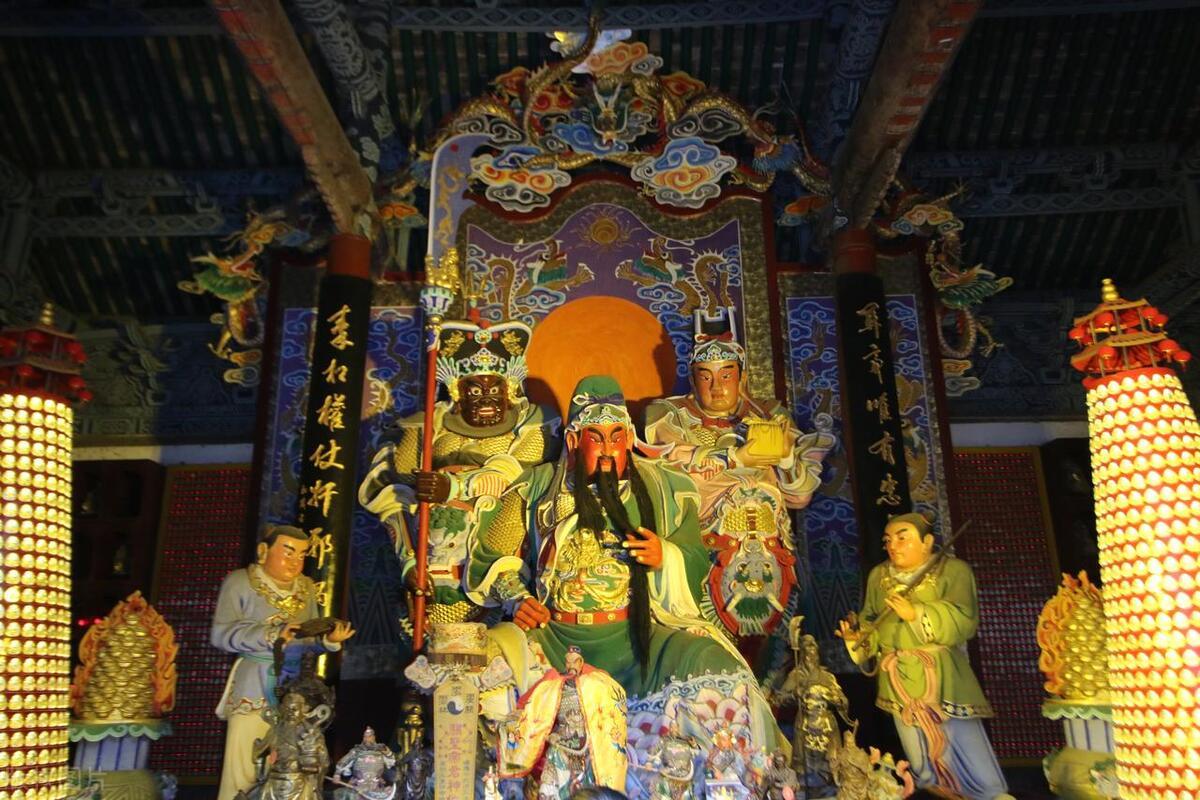 師尊人中講道最新,師尊人中講道最新，小巷深處的特色小店探秘