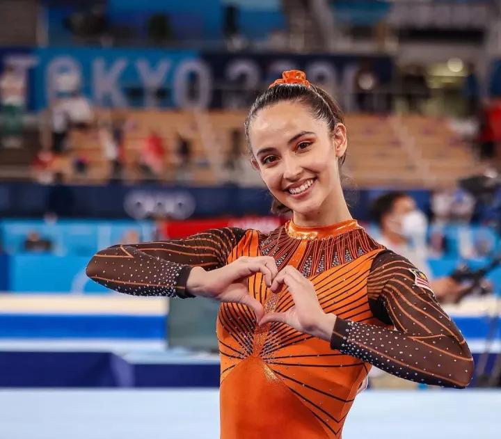 最新法拉女神與大自然美景的邂逅，內(nèi)心平和的追尋