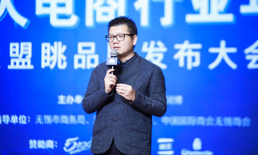 方凱雷最新,方凱雷最新動態(tài)，探索科技前沿，引領(lǐng)行業(yè)創(chuàng)新