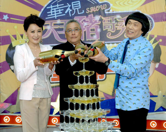 豬哥亮陳亞蘭最新動態(tài)揭秘，小巷美食寶藏大揭秘！