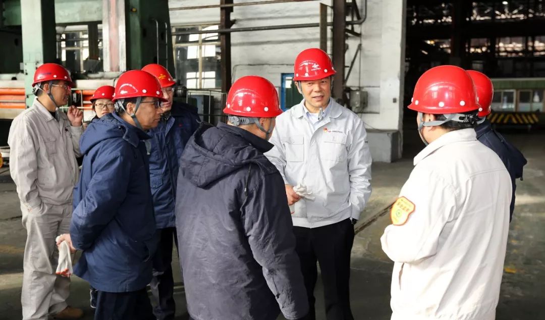 鞍鋼集團領(lǐng)導層引領(lǐng)變革，鑄就輝煌新篇章