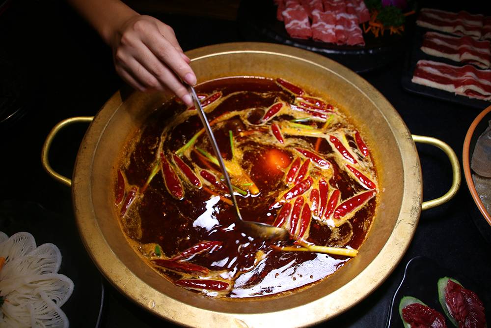 火鍋?zhàn)钚虏似?，味蕾冒險(xiǎn)之旅與自我成長(zhǎng)的啟示探索