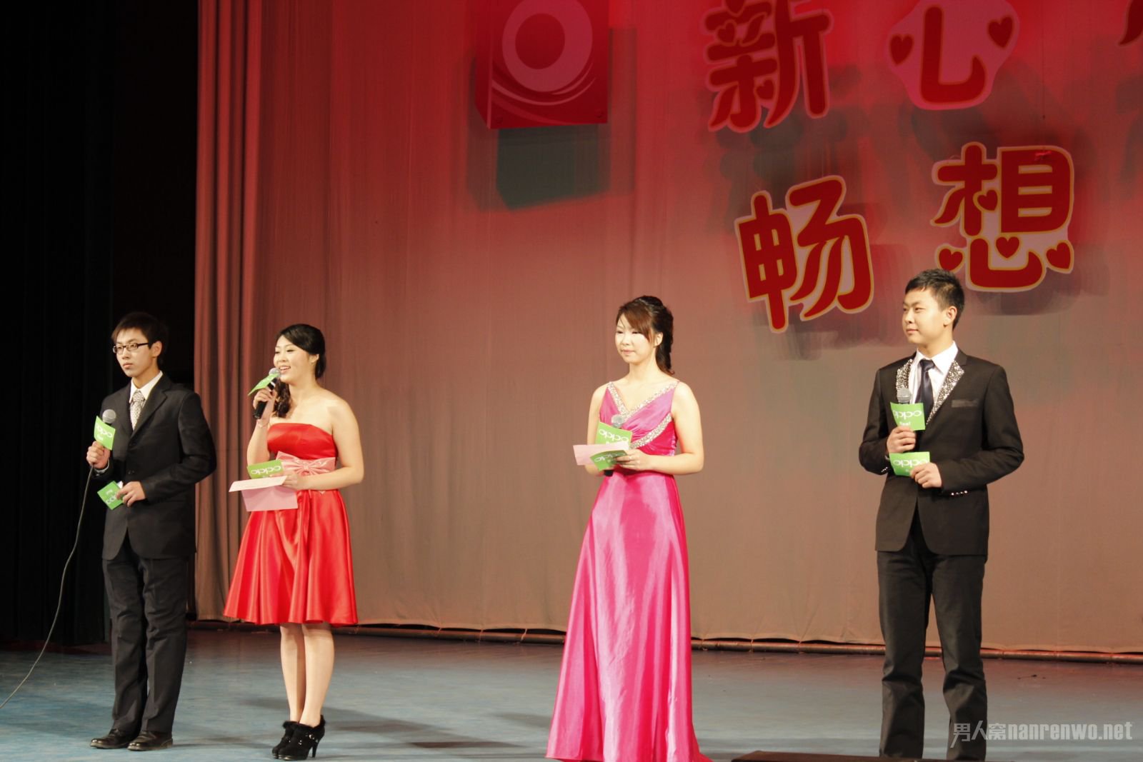 引領(lǐng)時(shí)代風(fēng)尚的舞臺(tái)之韻，最新主持詞精選集